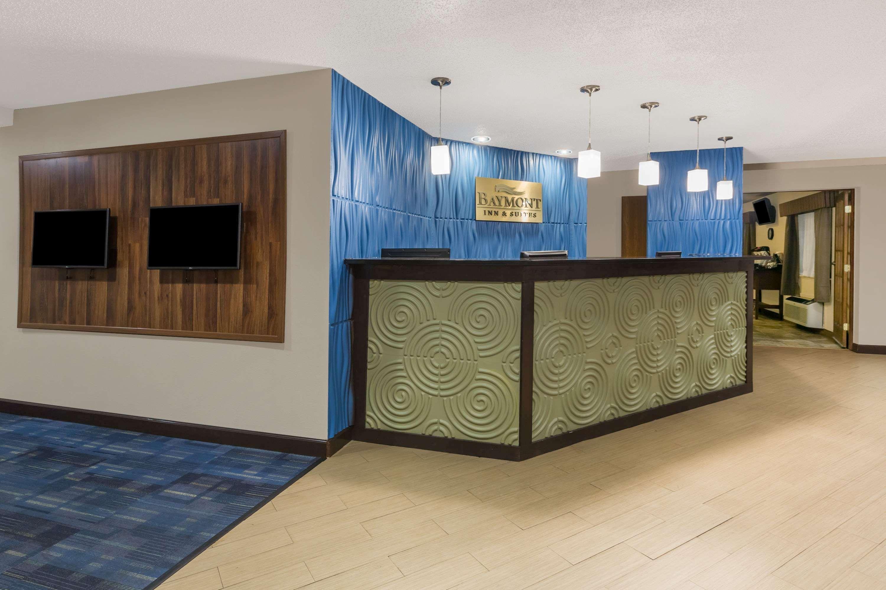 Baymont By Wyndham Tupelo Motel Exterior photo